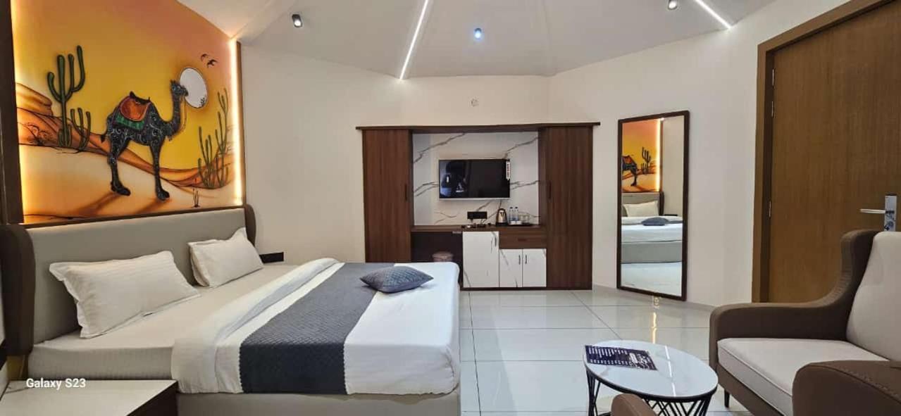 Shree Jalaram Resort Kodāe エクステリア 写真