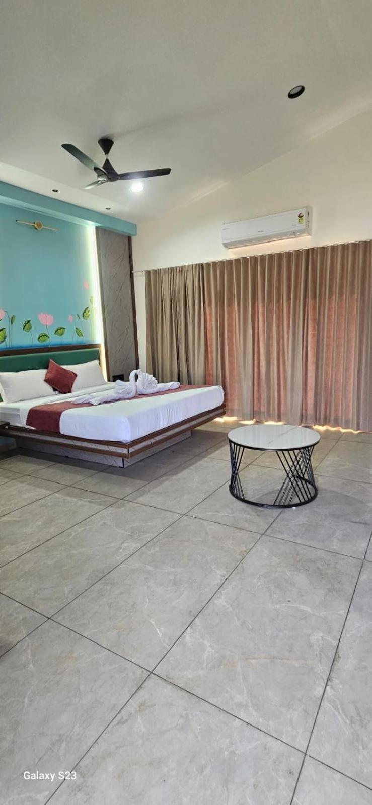 Shree Jalaram Resort Kodāe エクステリア 写真