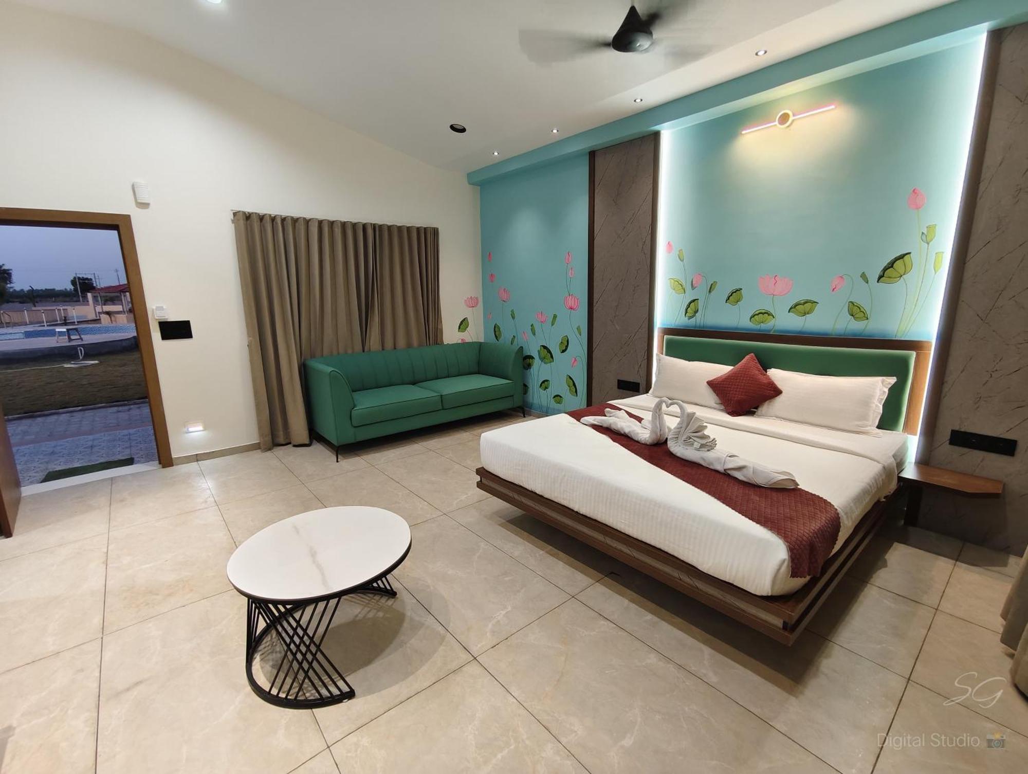 Shree Jalaram Resort Kodāe エクステリア 写真